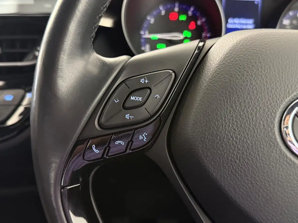 2017-toyota-c-hr-12-excel-big-17