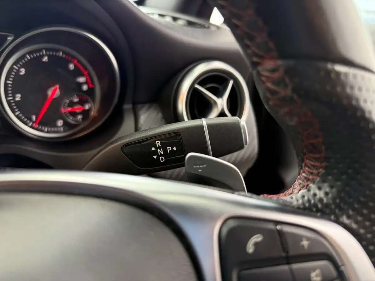 2017-mercedes-benz-a-class-15d-a180d-amg-line-ss-7g-dct-big-32