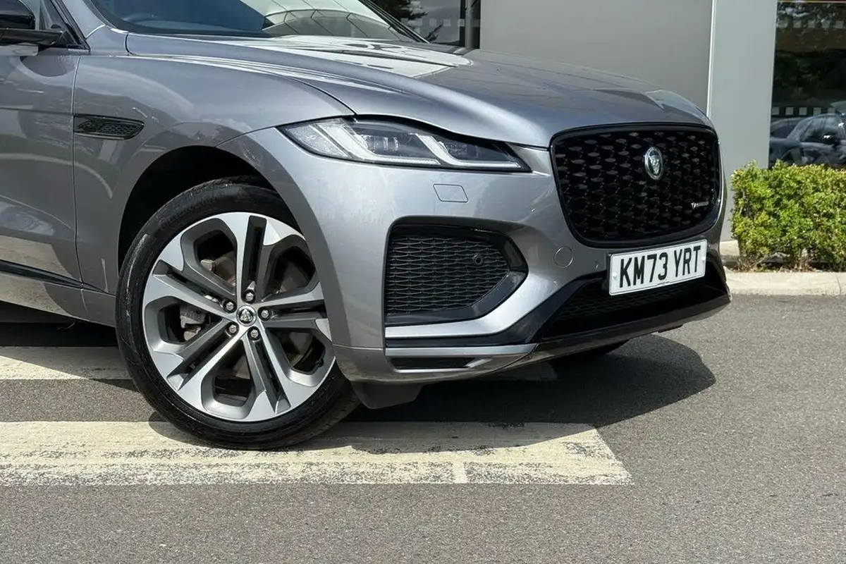 2023-jaguar-f-pace-30-d300-r-dynamic-hse-black-big-29