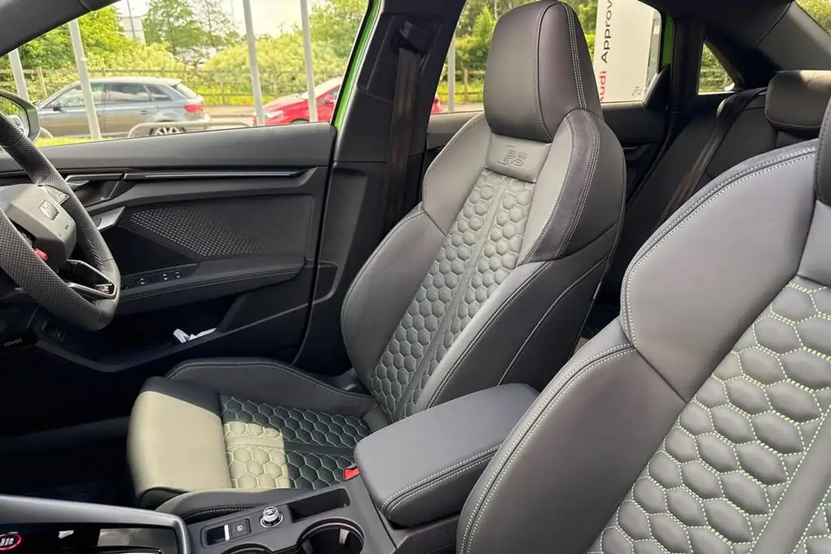 2025-audi-rs3-25-tfsi-carbon-vorsprung-saloon-4d-big-46