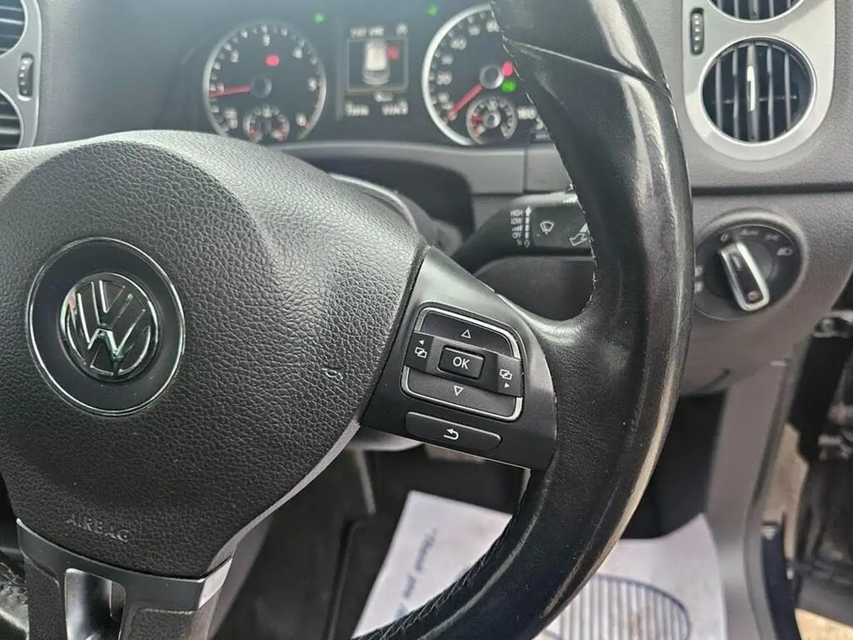 2015-volkswagen-tiguan-20tdi-match-150ps-4wd-bmt-dsg-big-25