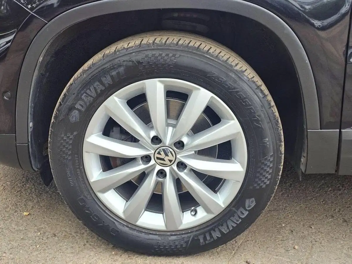 2015-volkswagen-tiguan-20tdi-match-150ps-4wd-bmt-dsg-big-29