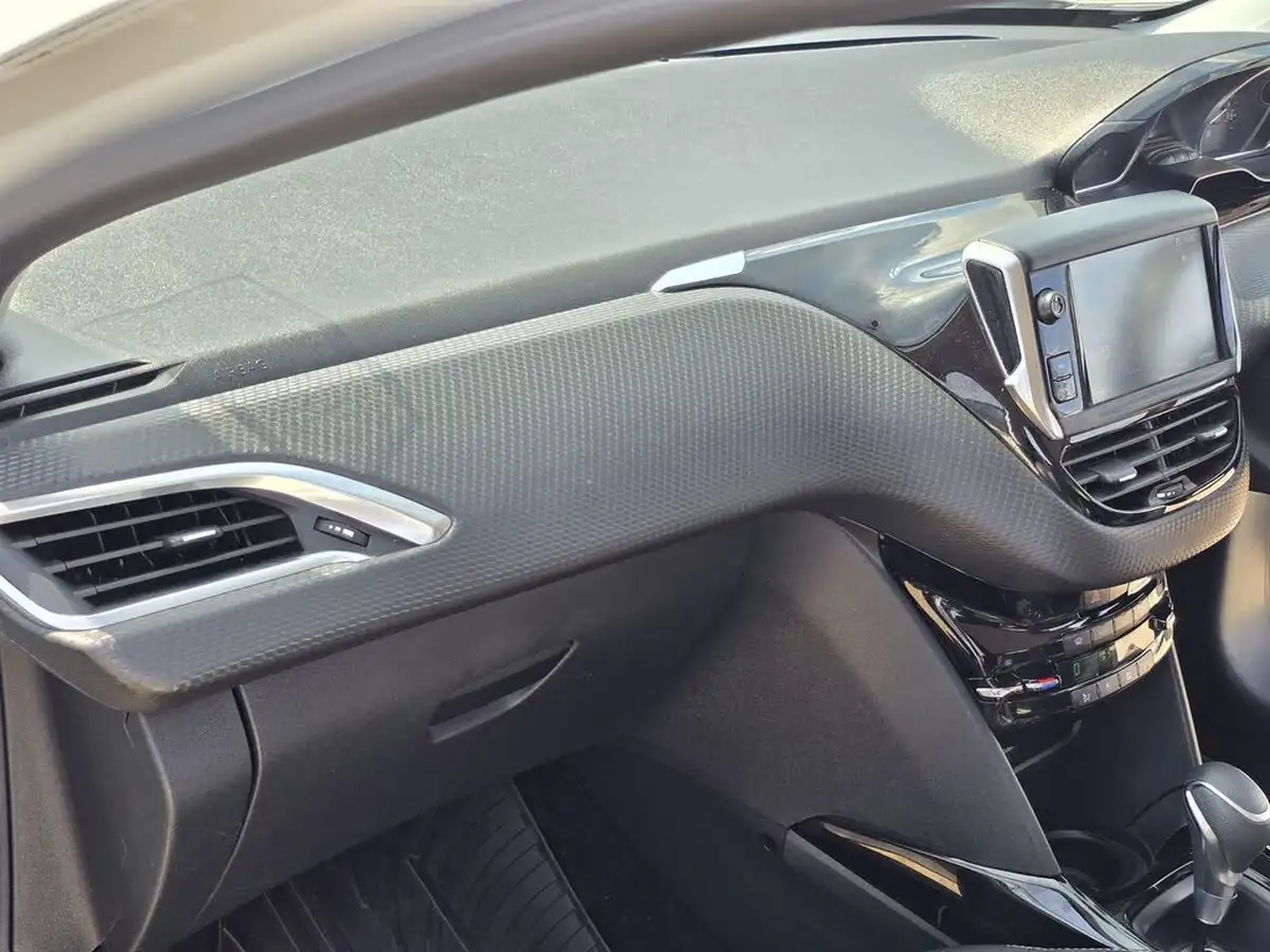 2019-peugeot-2008-suv-12-puretech-allure-110bhp-eat6-big-20