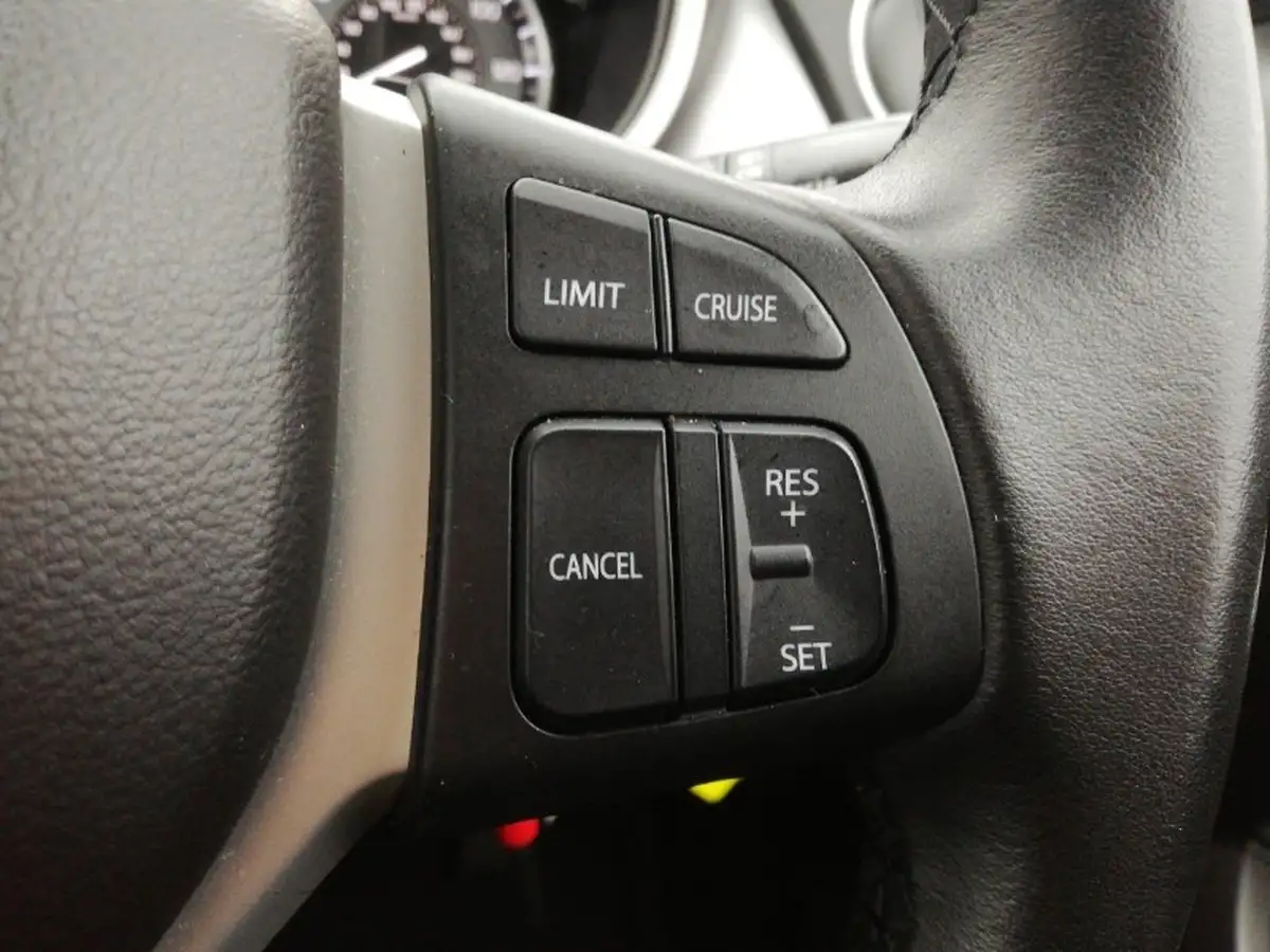 2017-renault-captur-09-dynamique-s-nav-big-13