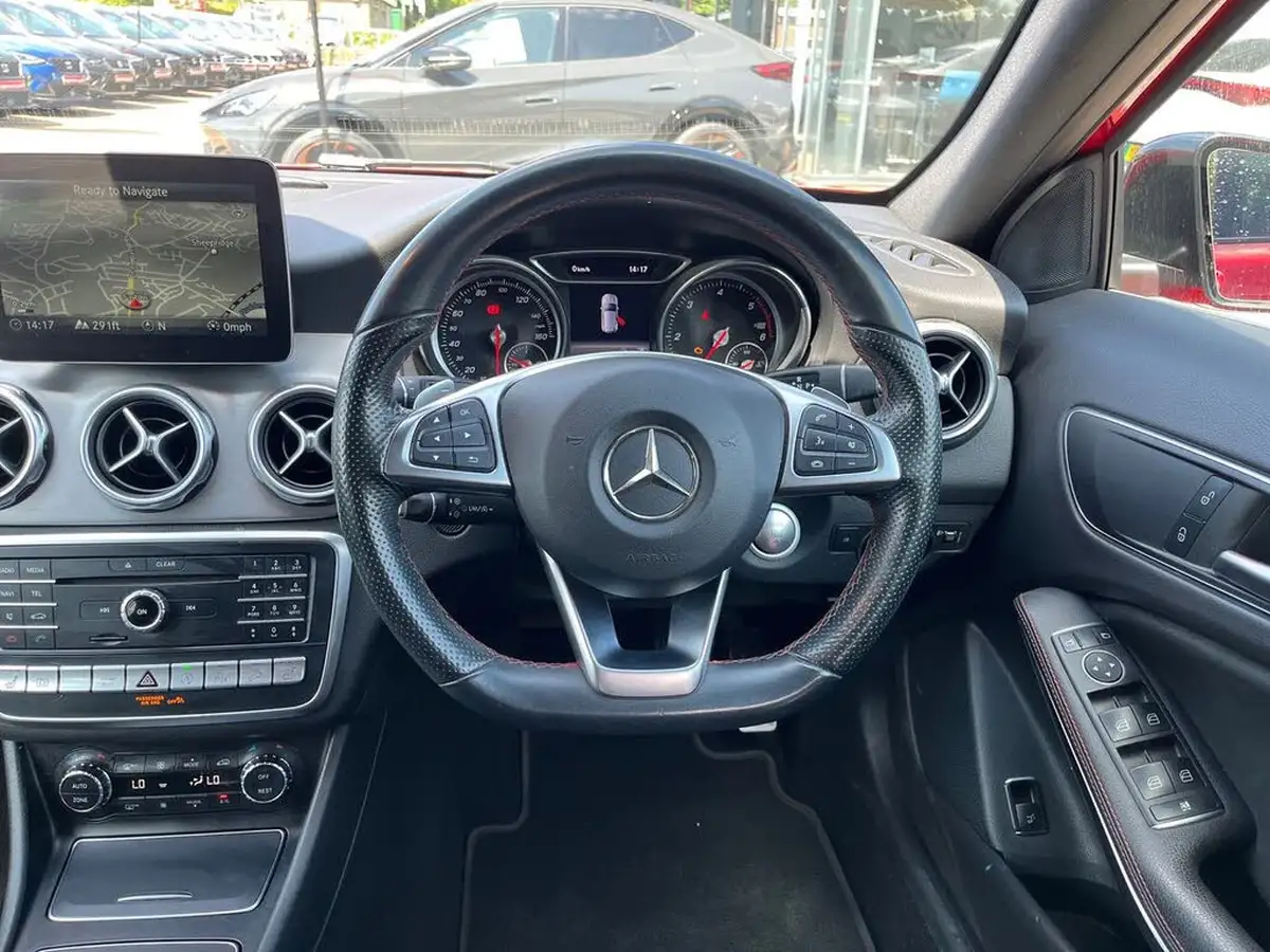 2017-mercedes-benz-gla-class-21d-gla-220d-amg-line-executivess-big-18