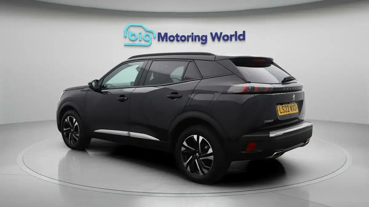 2022-peugeot-2008-suv-12-puretech-gt-big-5