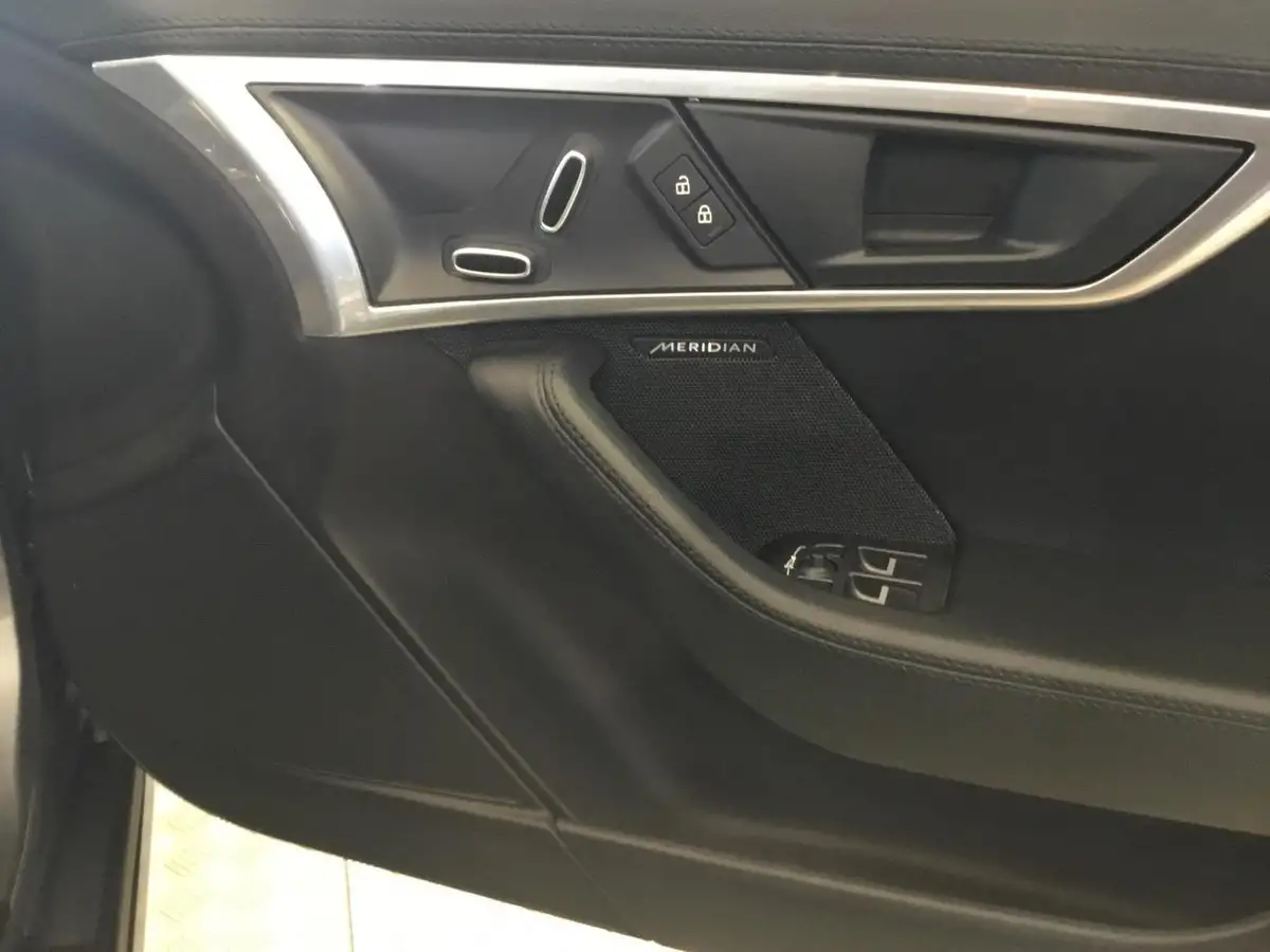 2022-jaguar-f-type-50-v8-p450-r-dynamic-rwd-convertible-big-29