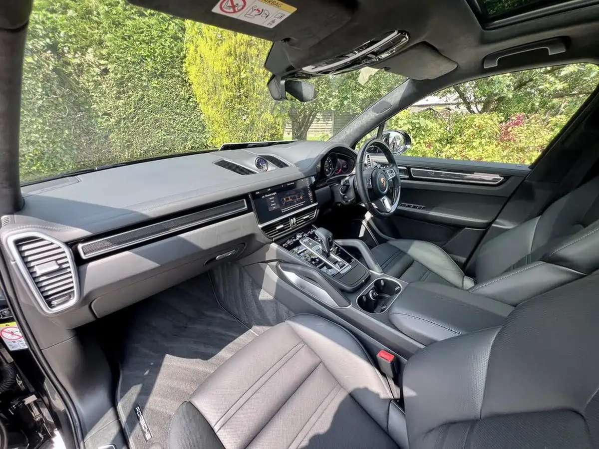 2020-porsche-cayenne-40-v8-turbo-station-wagon-big-11