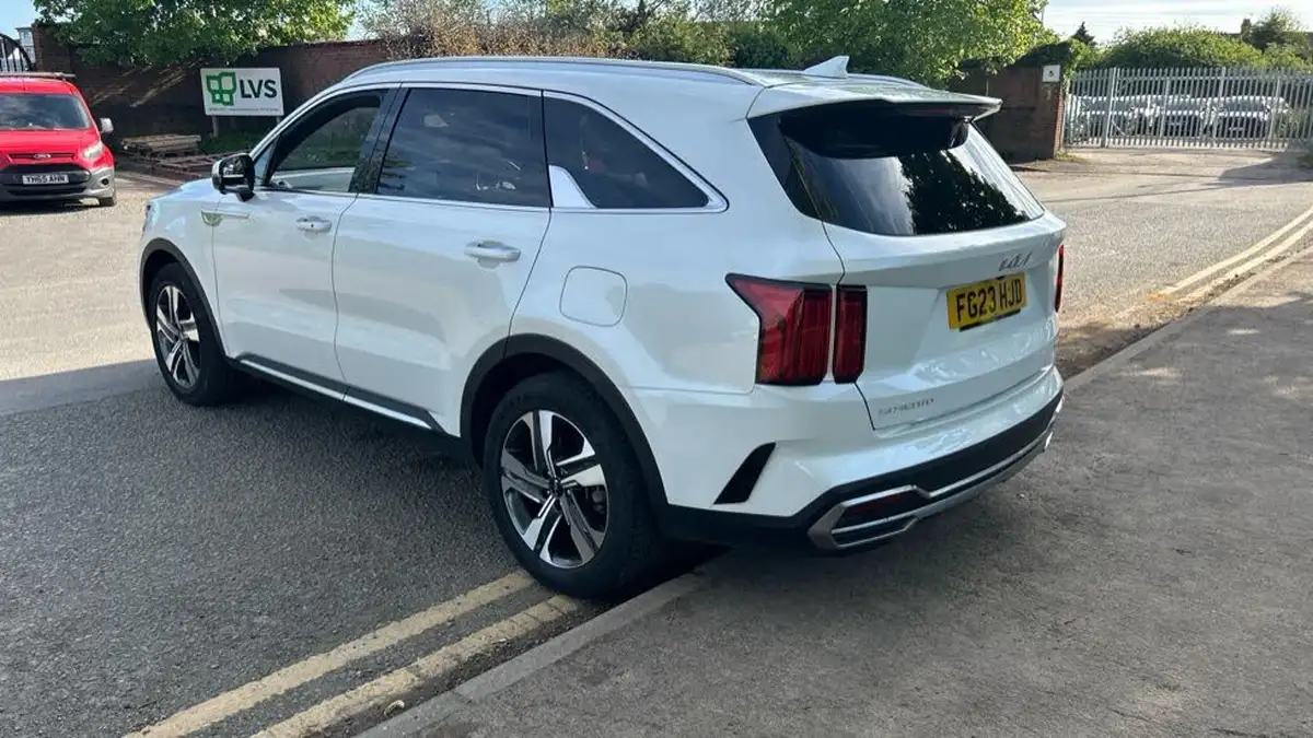 2023-kia-sorento-16-t-gdi-4-261bhp-phev-big-29