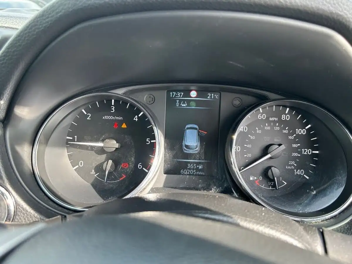 2015-nissan-qashqai-15dci-n-tec-big-20