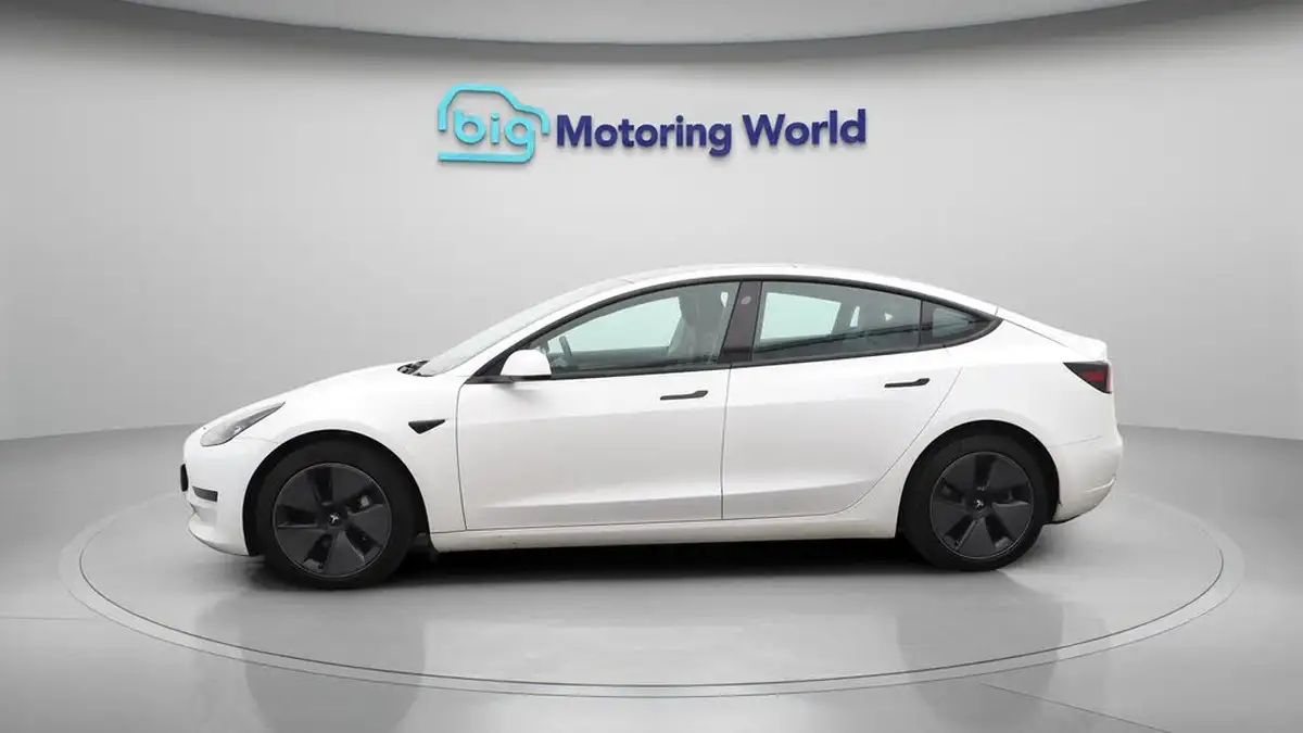 2021-tesla-model-3-e-standard-plus-big-4