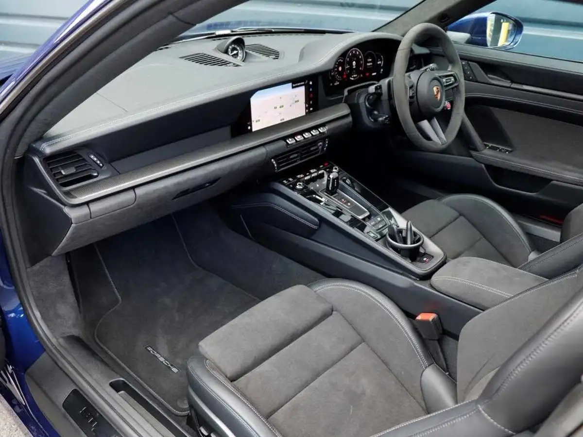 2025-porsche-911-30-carrera-gts-541ps-coupe-3591cc-pdk-big-8