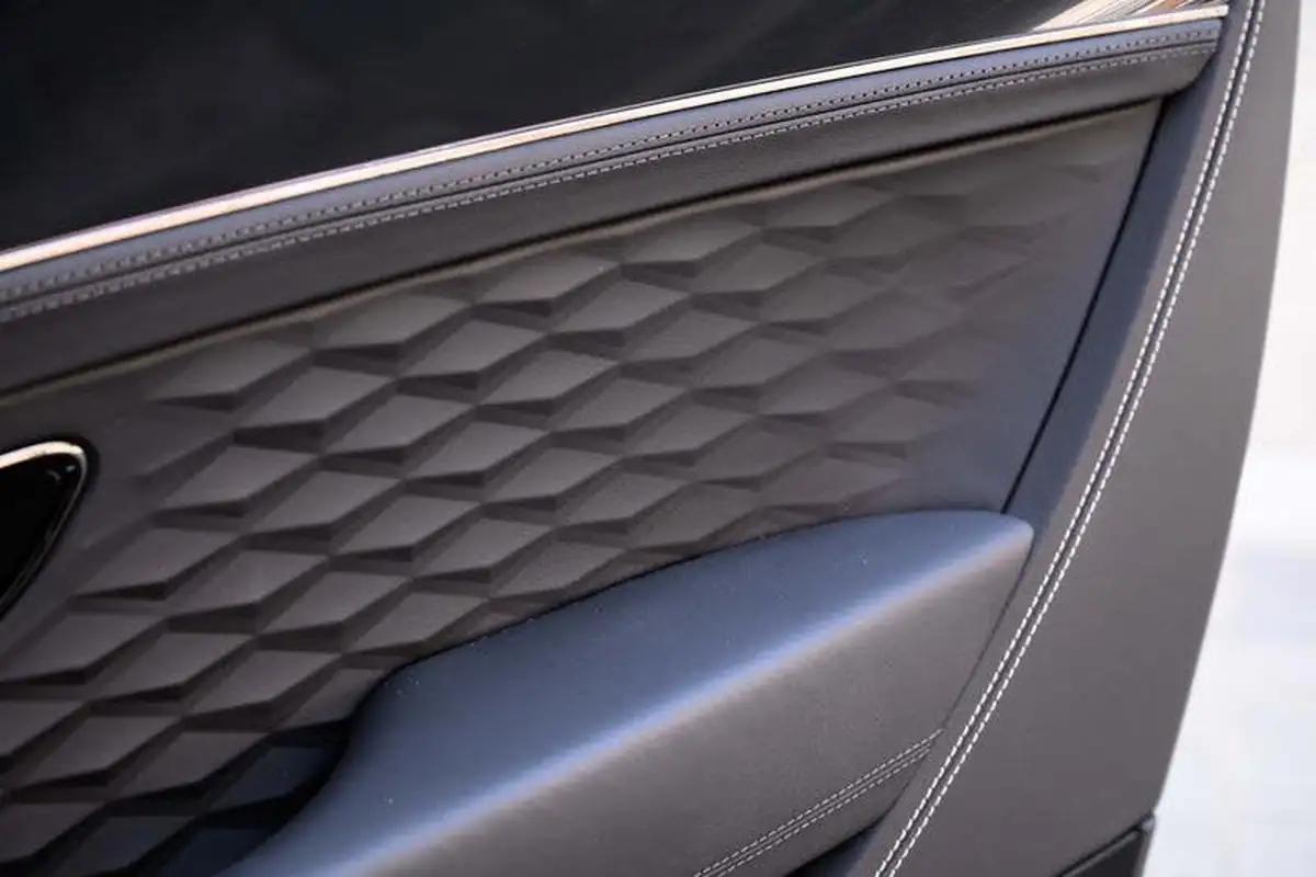 2024-bentley-continental-big-36