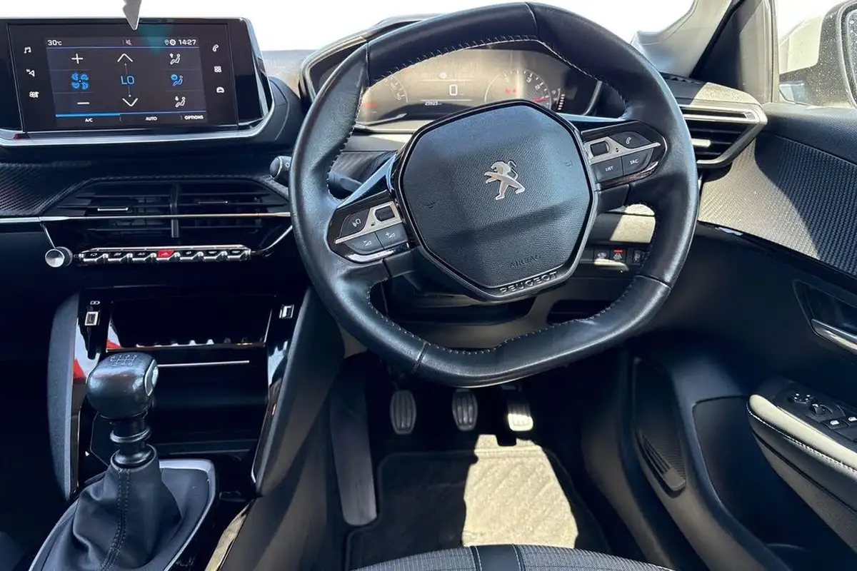 2021-peugeot-208-12-puretech-allure-100bhp-big-11