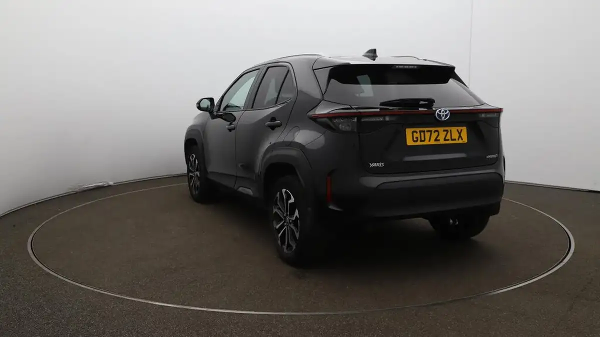 2022-toyota-yaris-cross-15-vvt-i-design-big-61
