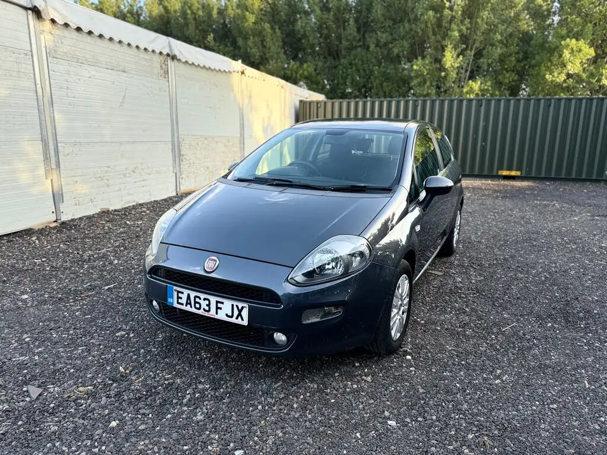 2013-fiat-punto-14-easy-8v-77bhp-ss-3d-big-4