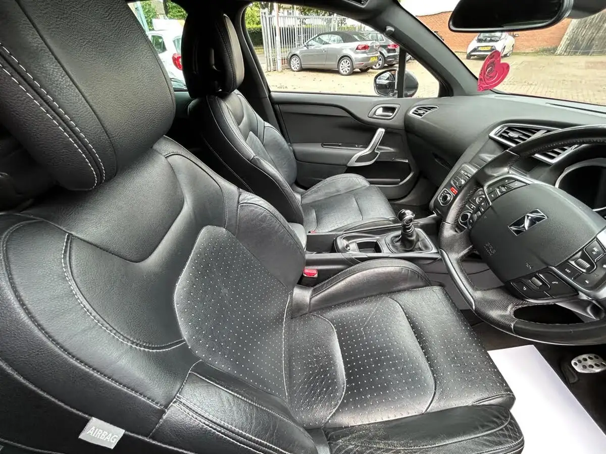 2013-citroen-ds4-20hdi-dsport-big-7