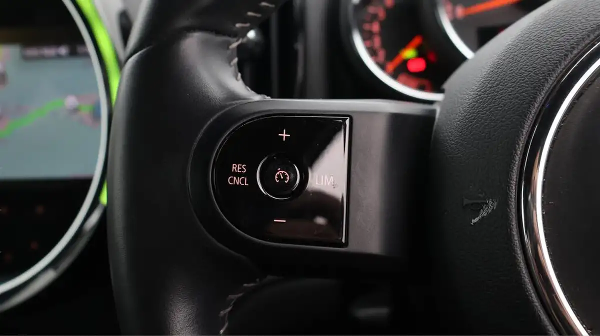 2022-mini-countryman-15-cooper-exclusive-premium-auto-big-24