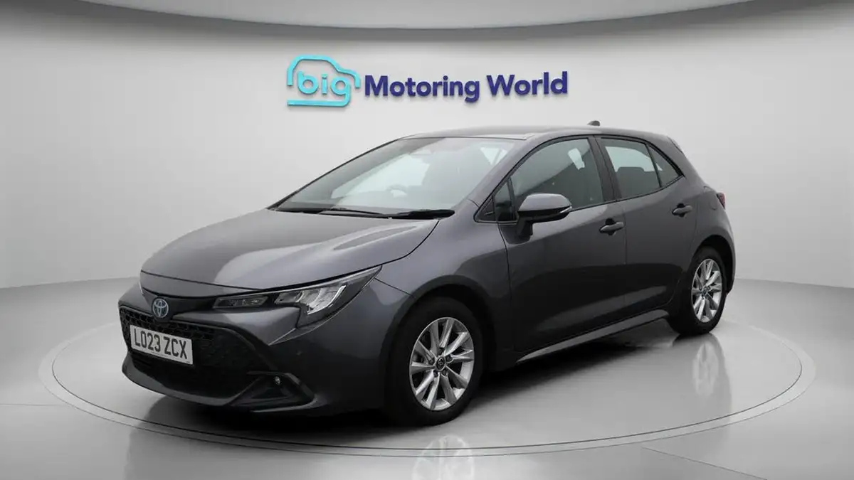 2023-toyota-corolla-18-vvt-i-icon-138bhp-hatchback-5d-big-3