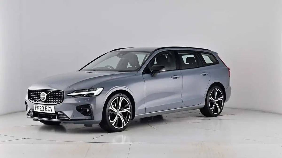 2023-volvo-v60-20-b3-plus-station-wagon-big-58
