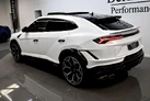 2023-lamborghini-urus-40-no-trim-small-8