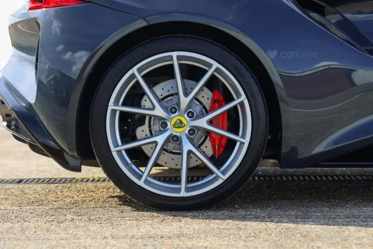 2023-lotus-emira-35-first-edition-v6-big-47