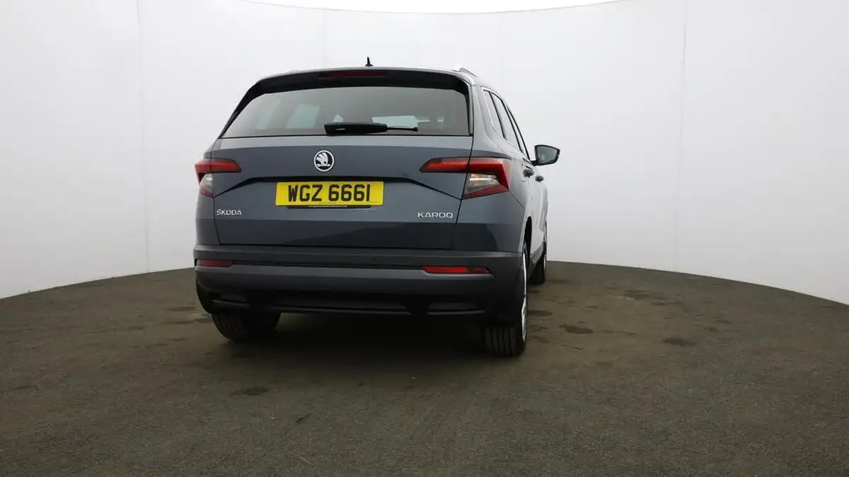 2019-skoda-karoq-15-tsi-se-l-dsg-big-64