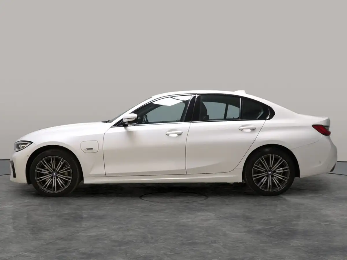 2022-bmw-3-series-20-330e-xdrive-m-sport-saloon-4d-big-15