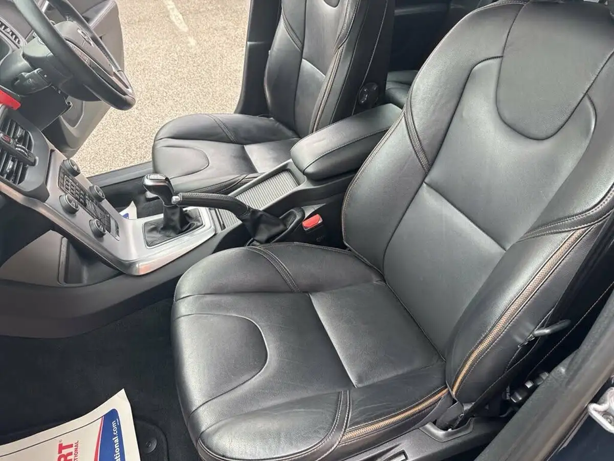 2018-volvo-v40-20td-d2-cross-country-pro-big-18