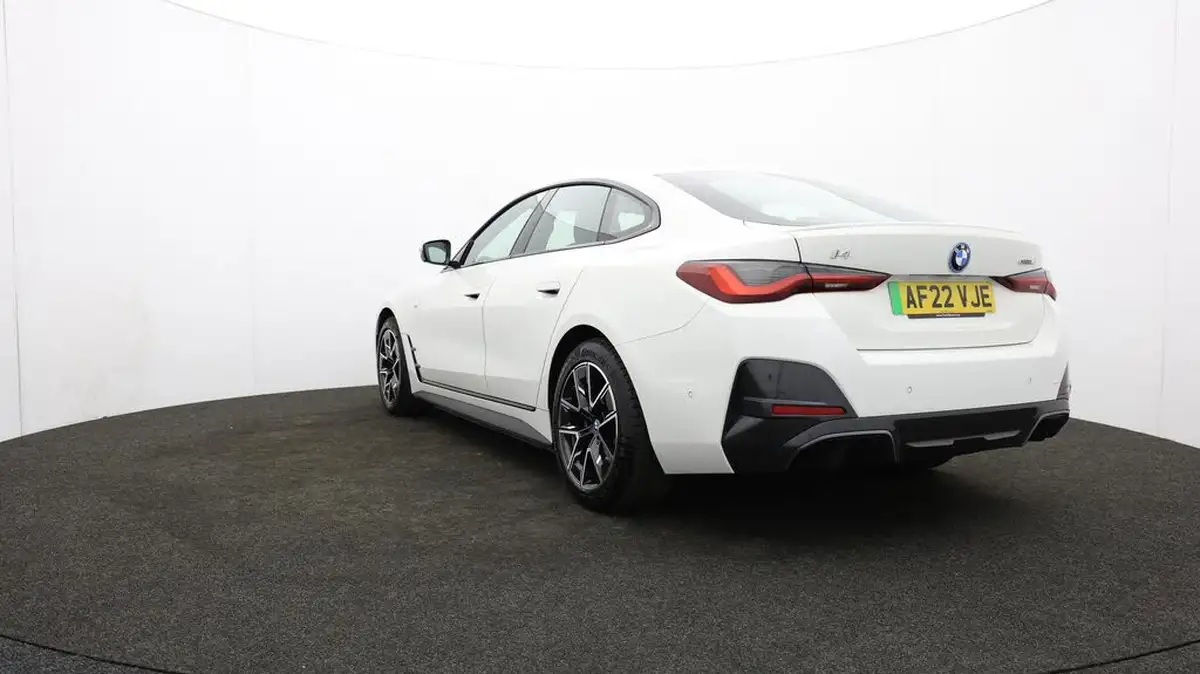 2022-bmw-i4-e-edrive40-m-sport-big-74