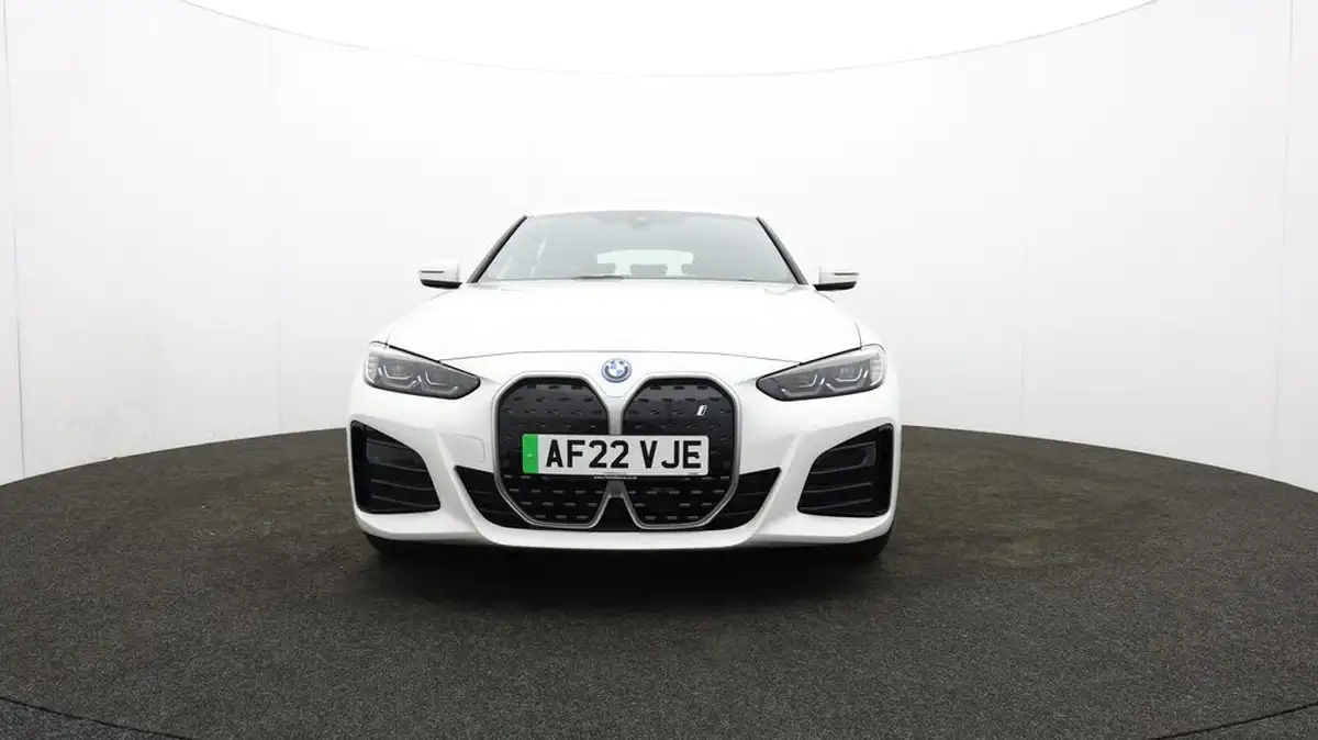 2022-bmw-i4-e-edrive40-m-sport-big-50