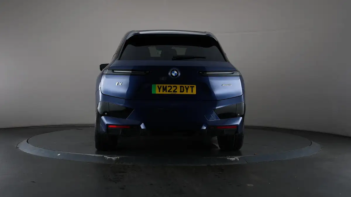 2022-bmw-ix-e-xdrive-40-m-sport-edition-big-42