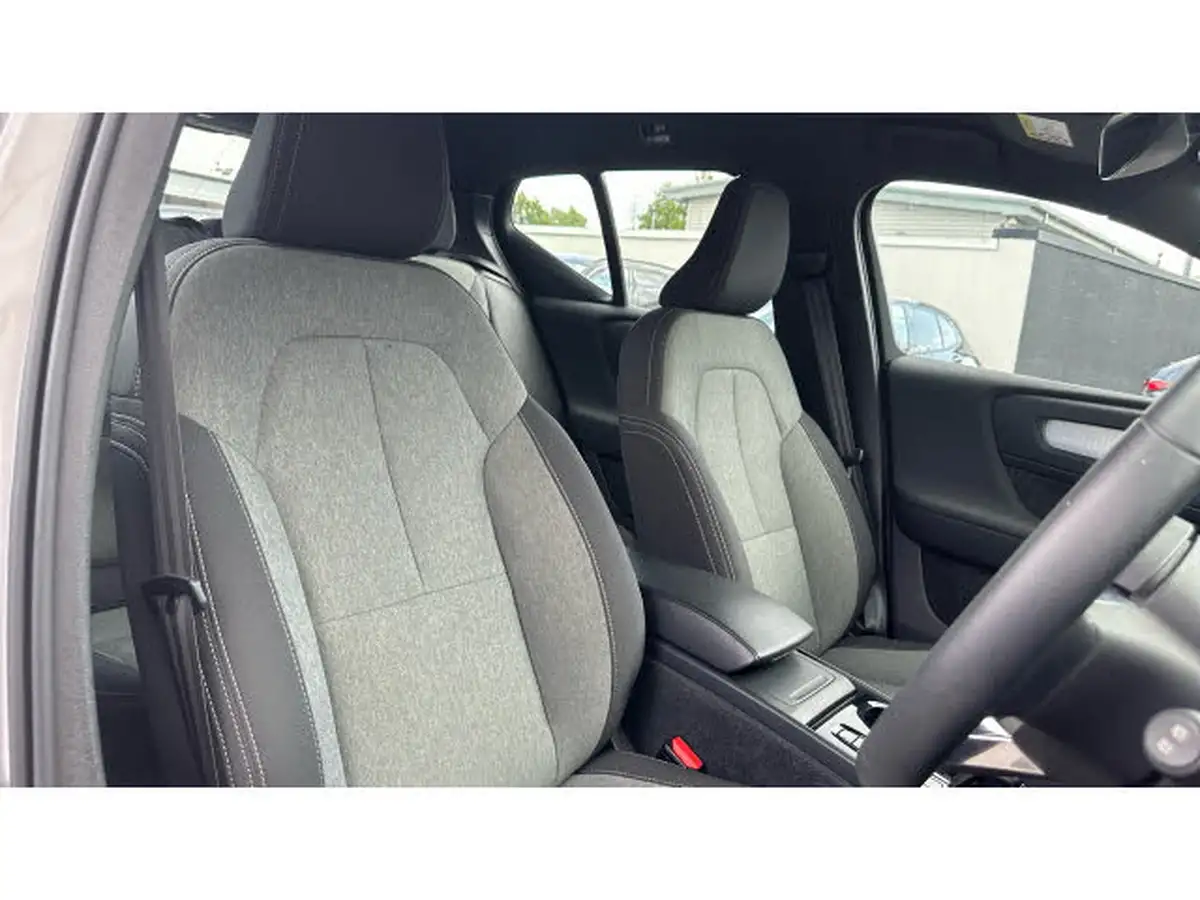 2023-volvo-xc40-20-b3-plus-big-10