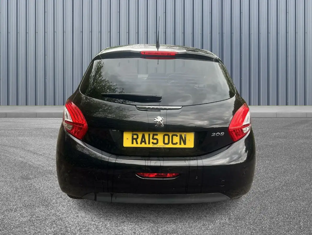 2015-peugeot-208-12-style-puretech-3d-big-4