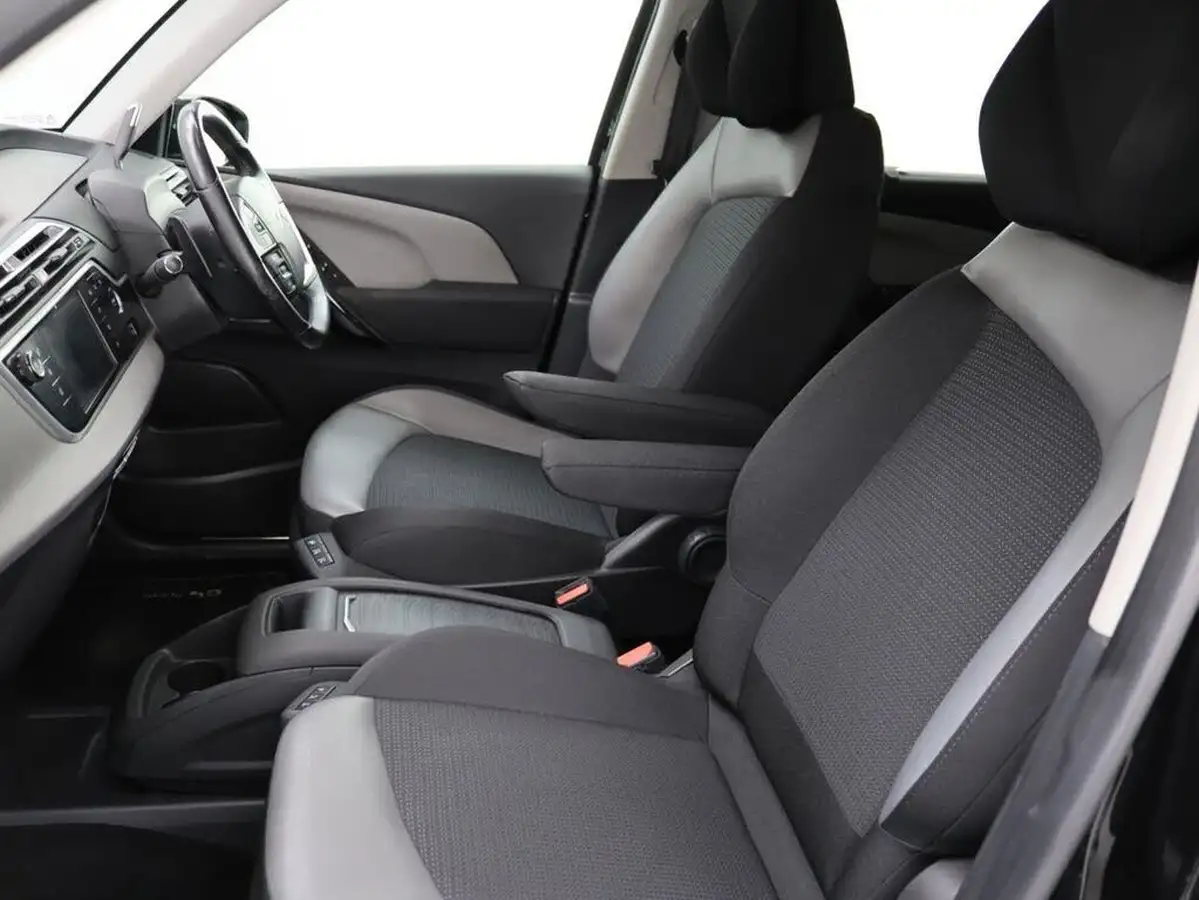 2016-citroen-c4-picasso-16bluehdi-exclusive-eat6-big-24