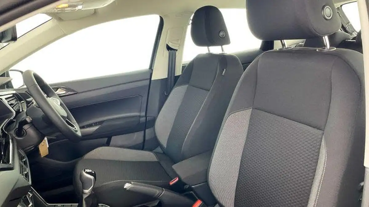 2024-volkswagen-polo-10-life-big-30