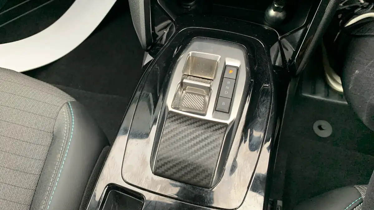 2022-peugeot-208-e-allure-premium-big-19
