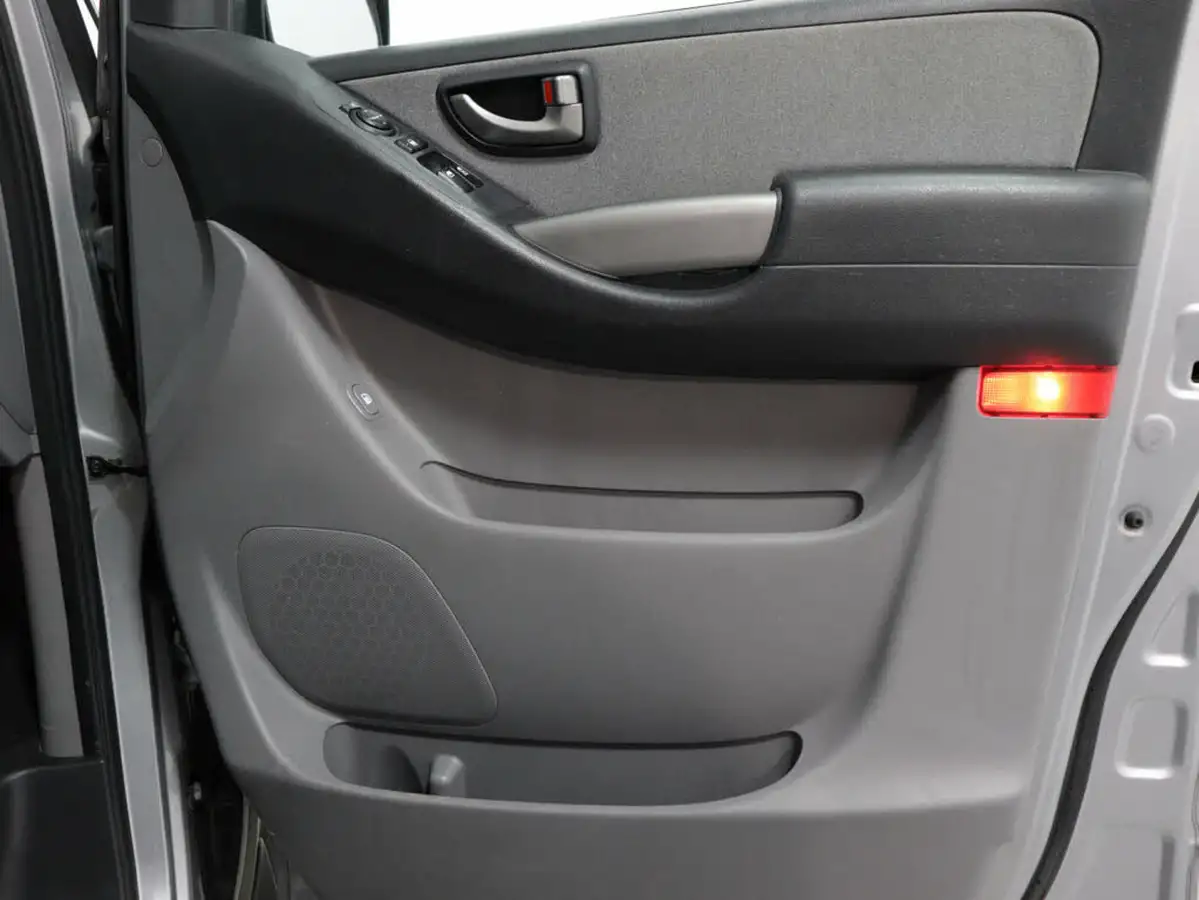 2019-hyundai-i800-25crdi-se-nav-136ps-big-26