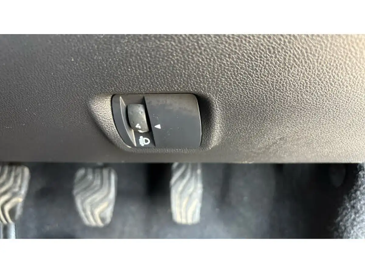 2024-dacia-sandero-stepway-10-tce-extreme-90bhp-big-34