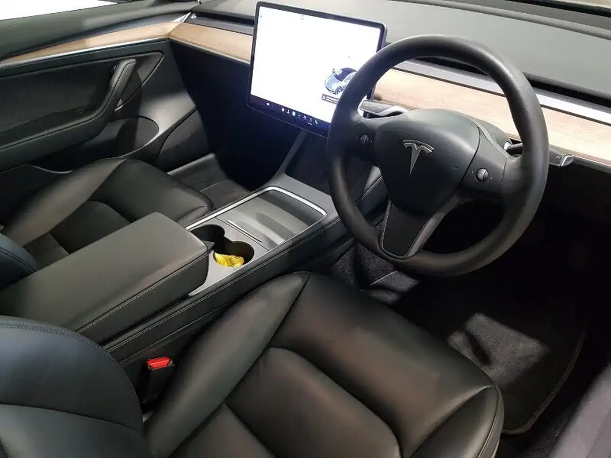 2021-tesla-model-3-e-standard-plus-big-15