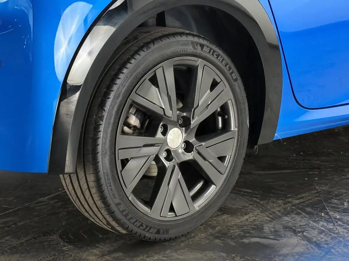 2020-peugeot-208-12-puretech-gt-line-100bhp-big-11