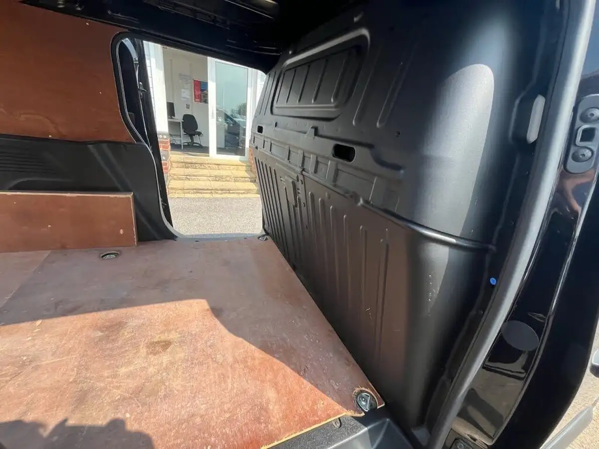 2022-toyota-proace-city-15d-active-big-20