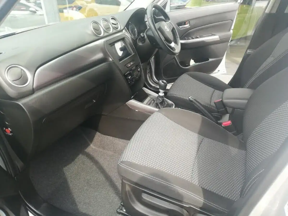 2022-suzuki-vitara-14-boosterjet-sz-t-big-4