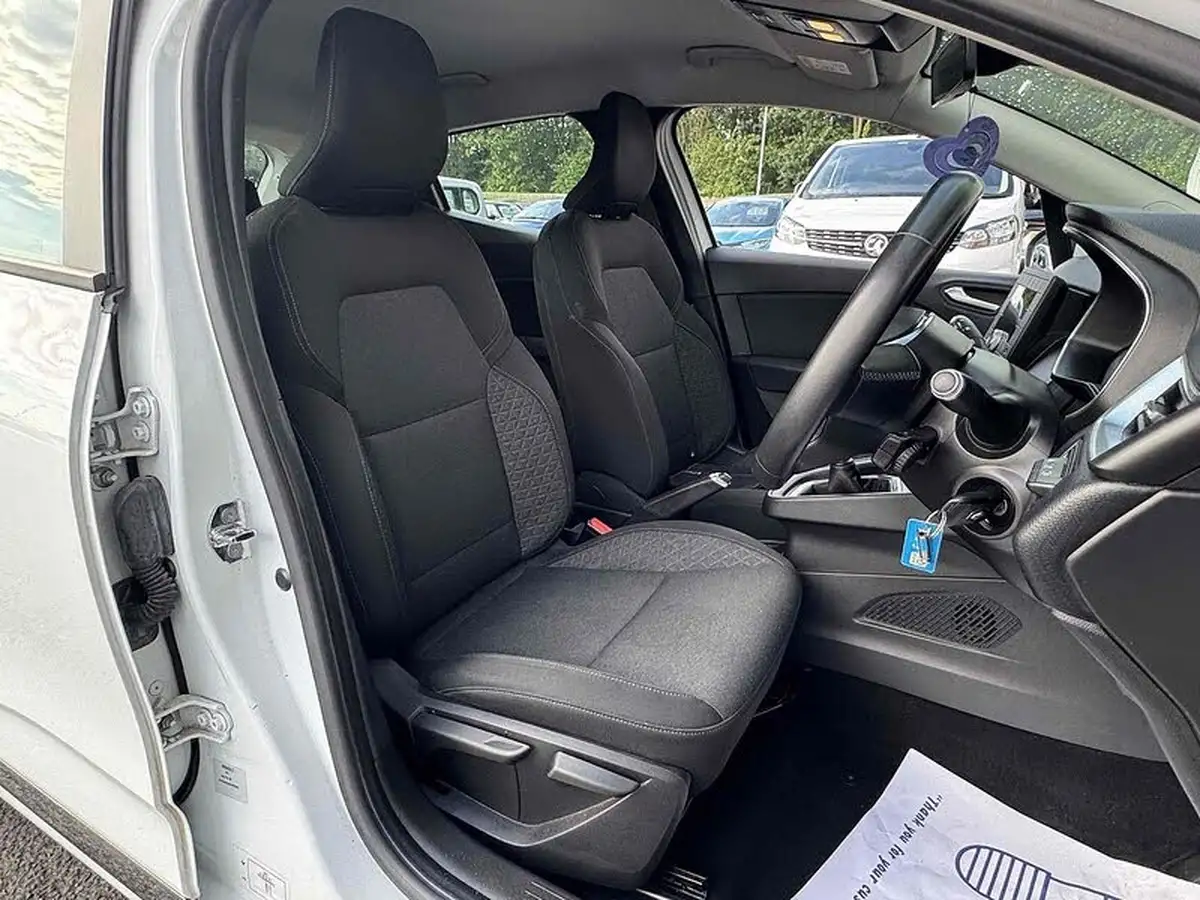 2020-renault-clio-10-sce-play-75bhp-big-22