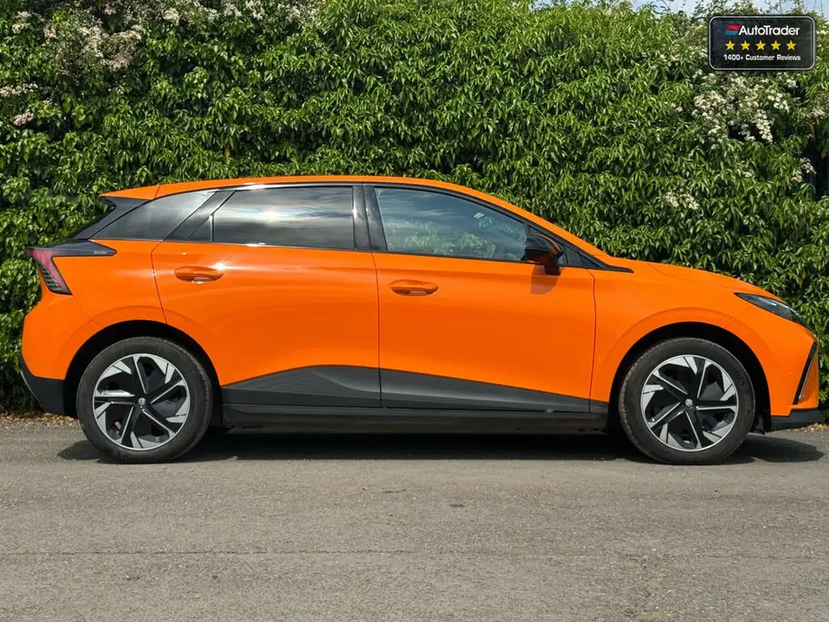 2022-mg-mg4-e-trophy-ev-big-3