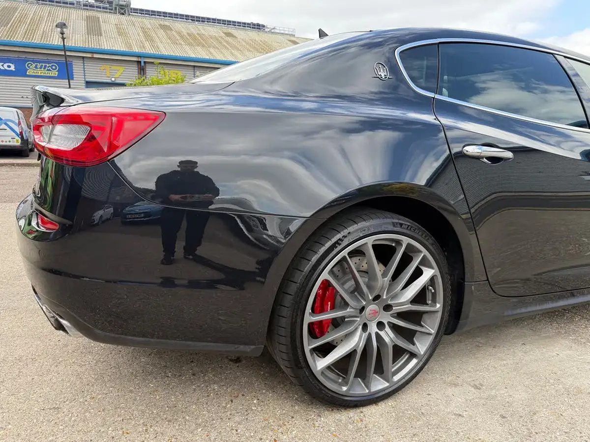 2015-maserati-quattroporte-38-gts-big-16