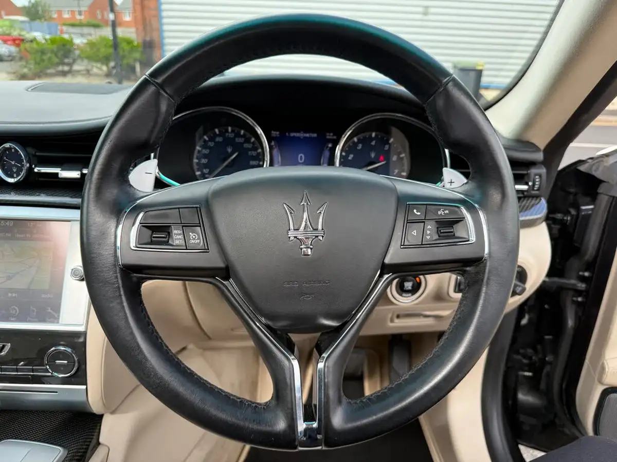 2015-maserati-quattroporte-38-gts-big-44