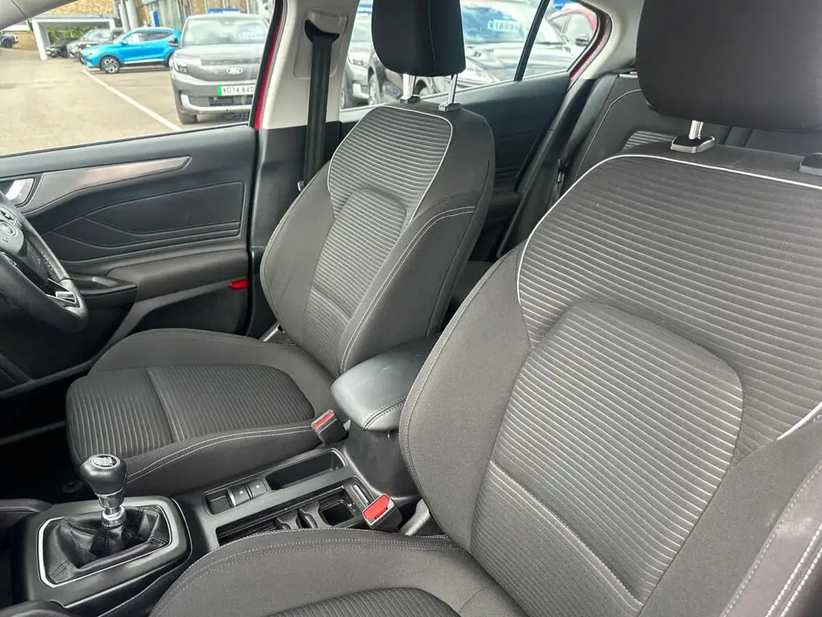 2022-ford-focus-10t-titanium-125ps-hatchback-big-12
