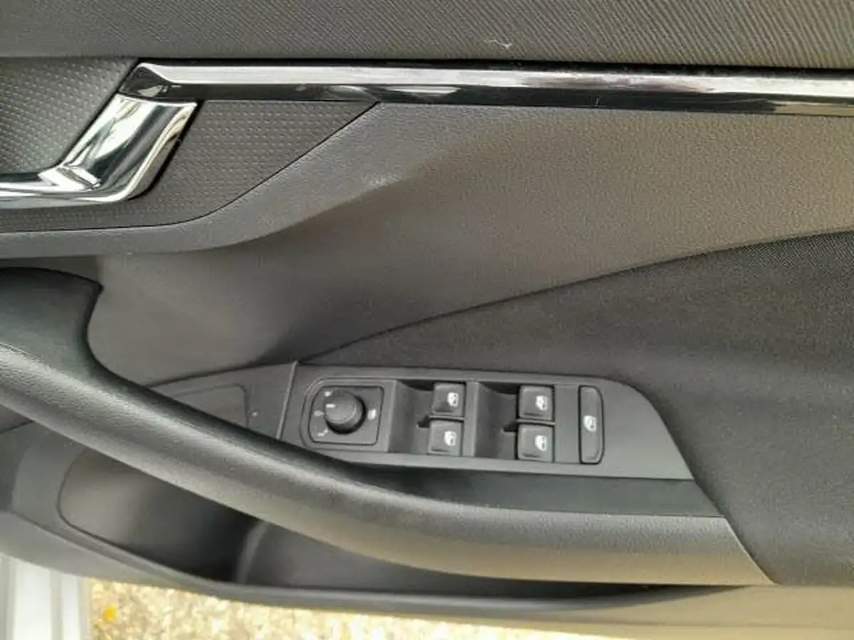 2022-skoda-scala-15-tsi-se-big-21