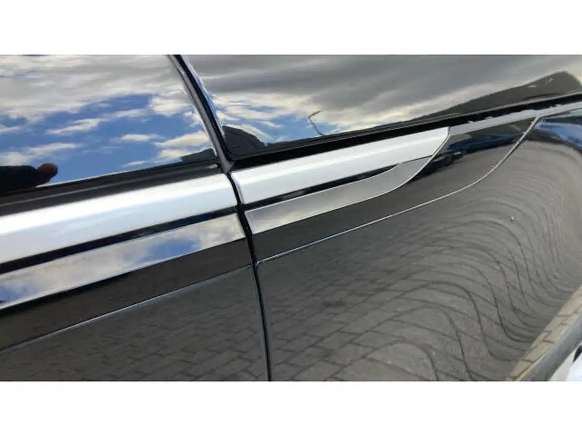 2023-land-rover-range-rover-velar-20-d200-velar-big-23